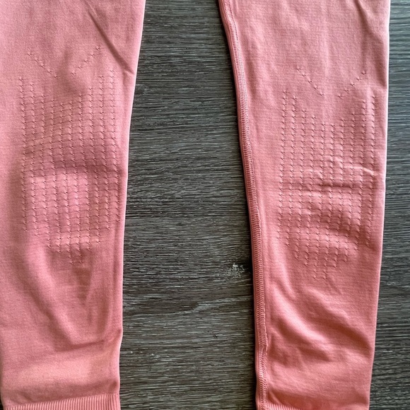 Gymshark Coral Kids Leggings - Picture 4 of 5